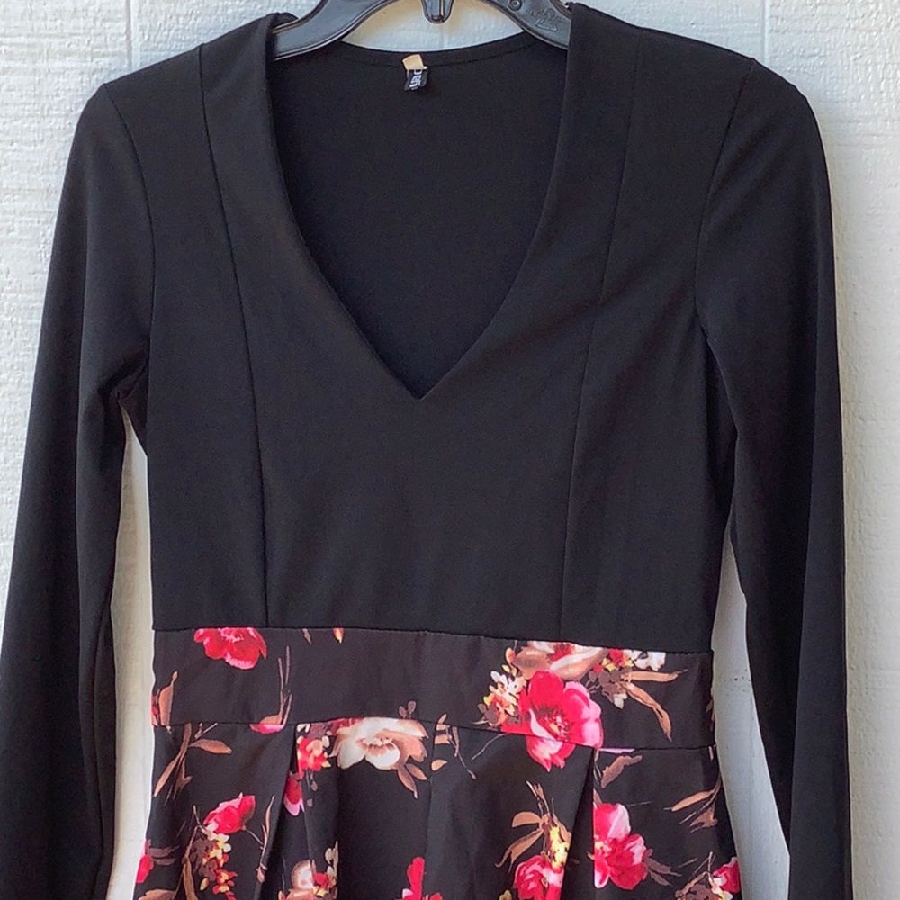 Yao Yao Junior size Dress Floral Black Size Small